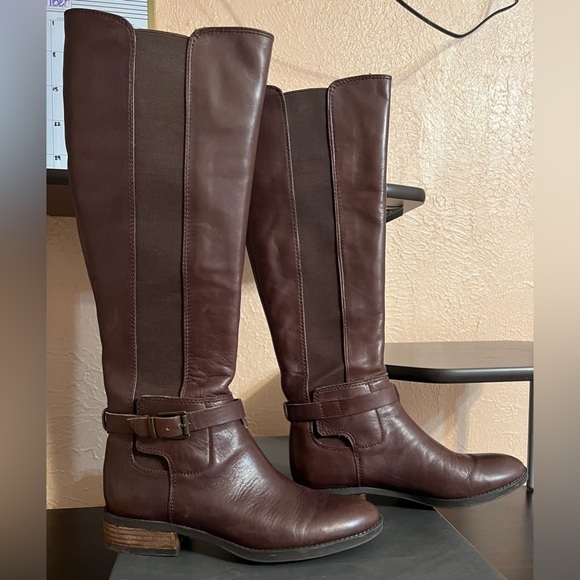 Vince Camuto Pipper boots size 7M. - Picture 2 of 15